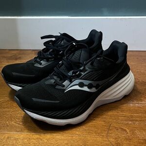 Saucony PWRRUN pb Men's Black and Gray Athletic Shoes Hurricane 24